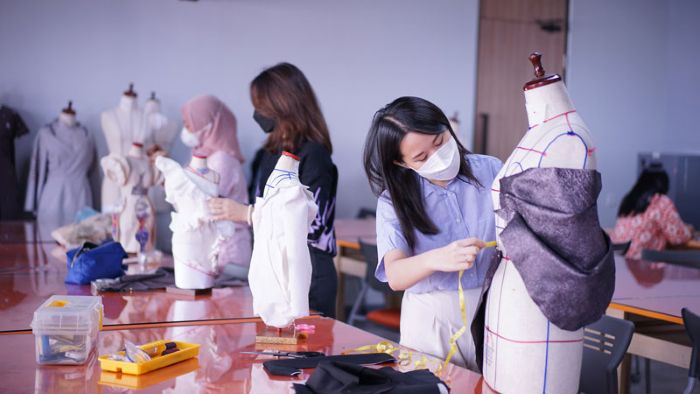 Tren Populer Tahun Ini: Inovasi, Style, Dan Aktivitas Modern