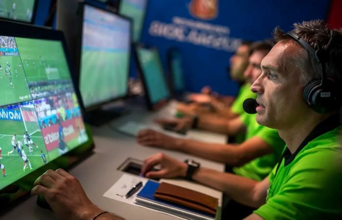 Peran Teknologi Dalam Dunia Sepak Bola