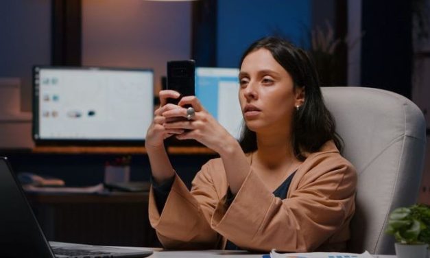 Digital Detox: Cara Mengurangi Ketergantungan Pada Smartphone