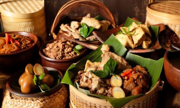 Makanan Tradisional Indonesia Yang Kaya Rempah Dan Mendunia