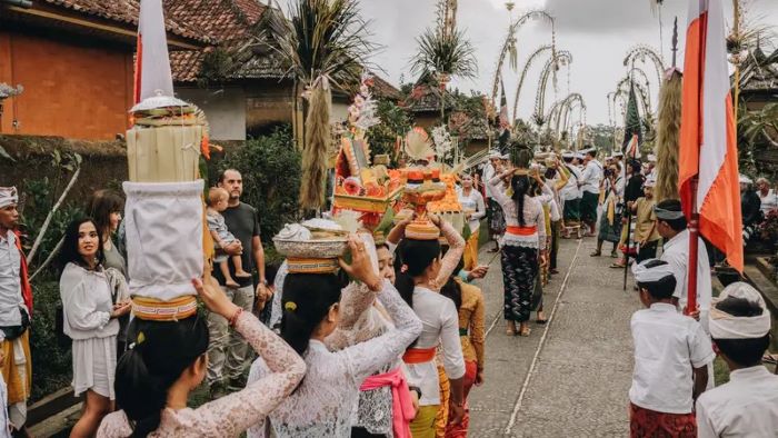 Keunikan Budaya Daerah Dalam Kehidupan Modern