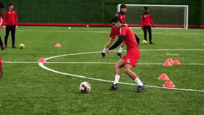 Latihan Konsisten Menjadi Kunci Kesuksesan Pemain Sepak Bola